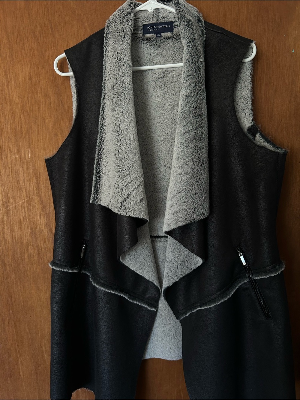 Jones New York Signature Womens Gray Faux Leather Vest
